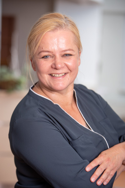 Pflegedienst-Rosenberger-Dreps-4123-400x600 Nicole Dreps - Pflegedienst & Tagespflege S. Rosenberger
